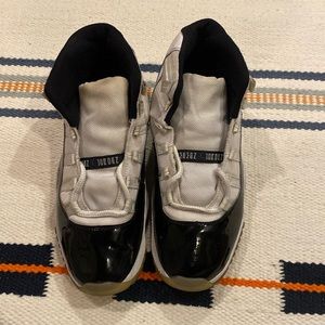 Jordan 11 Concord 2018 Size 9.5